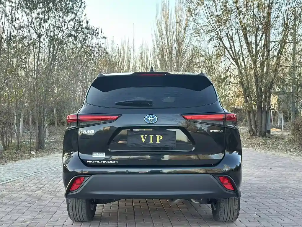 TOYOTA HIGHLANDER