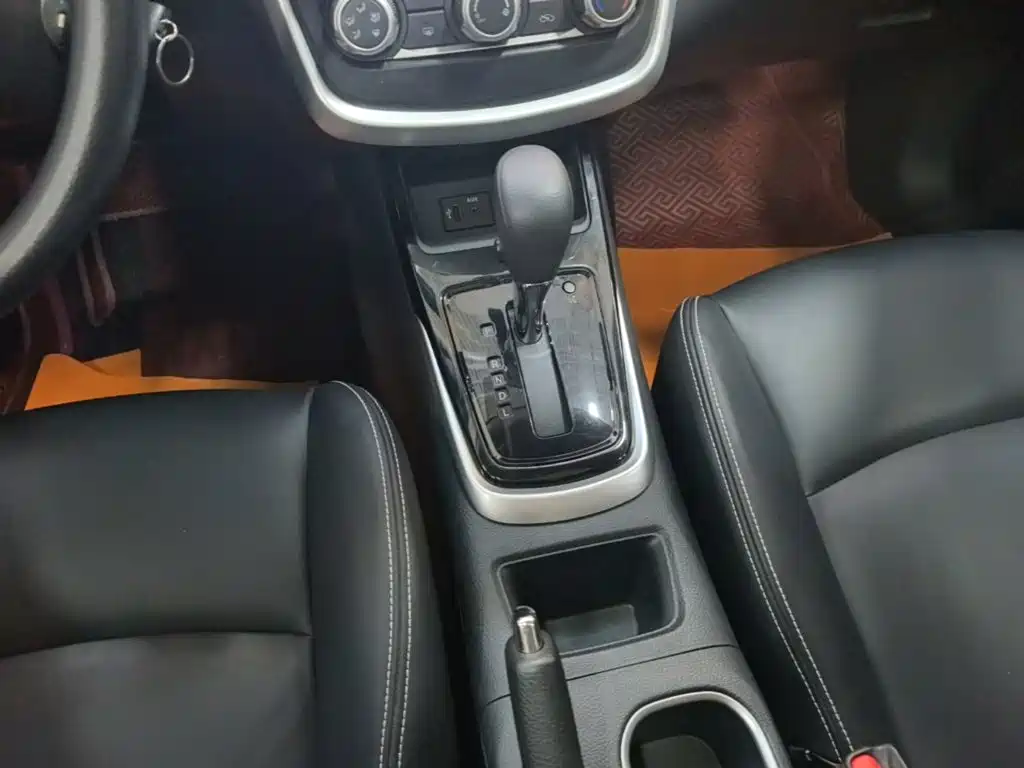 Nissan Tiida — миниатюра 14