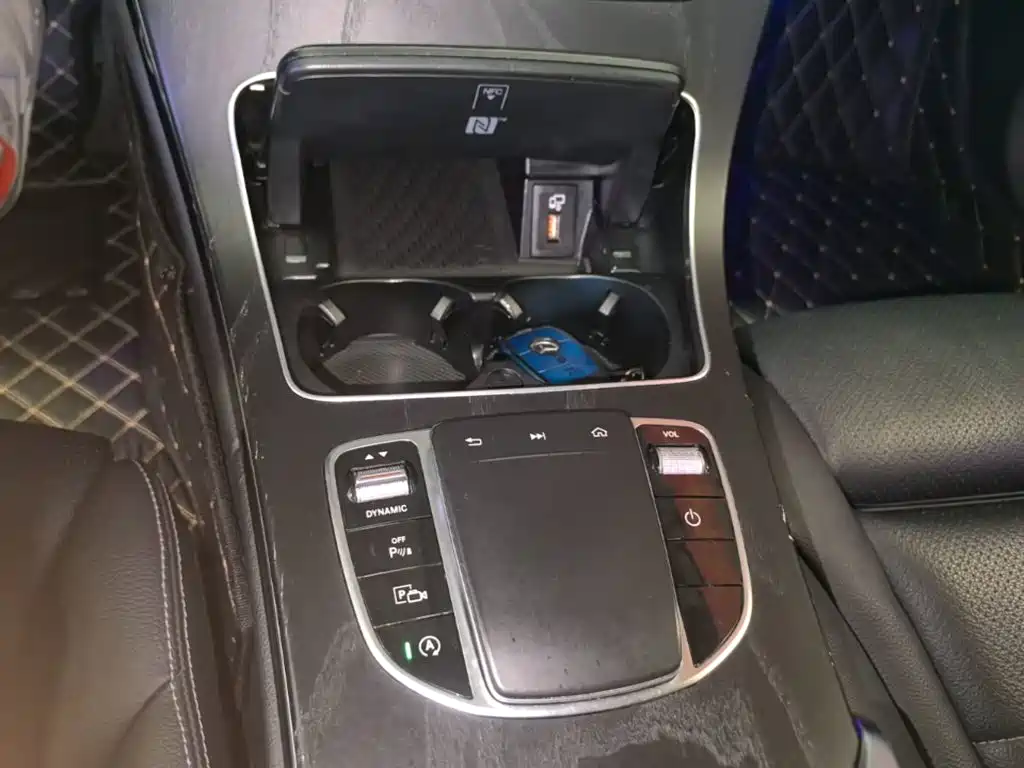Mercedes-Benz C-Class — миниатюра 14