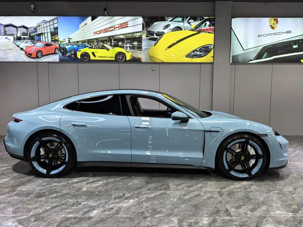 Porsche Taycan — миниатюра 3