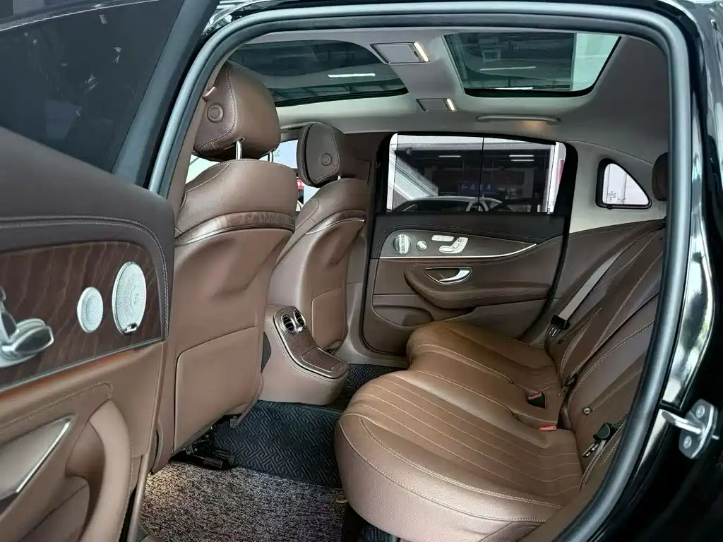 MERCEDES-BENZ E CLASS