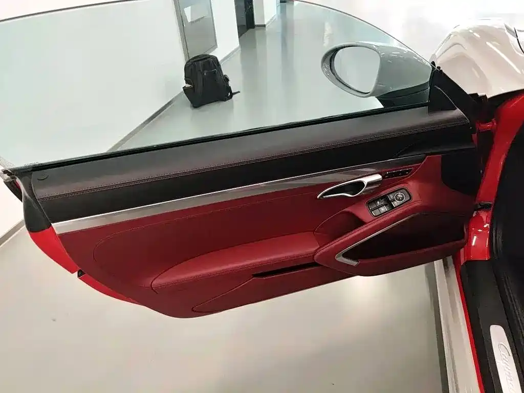 Porsche 718 2018 Cayman 2.0T