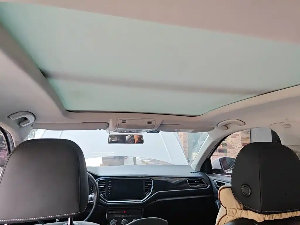 Volkswagen T-Roc — миниатюра 14