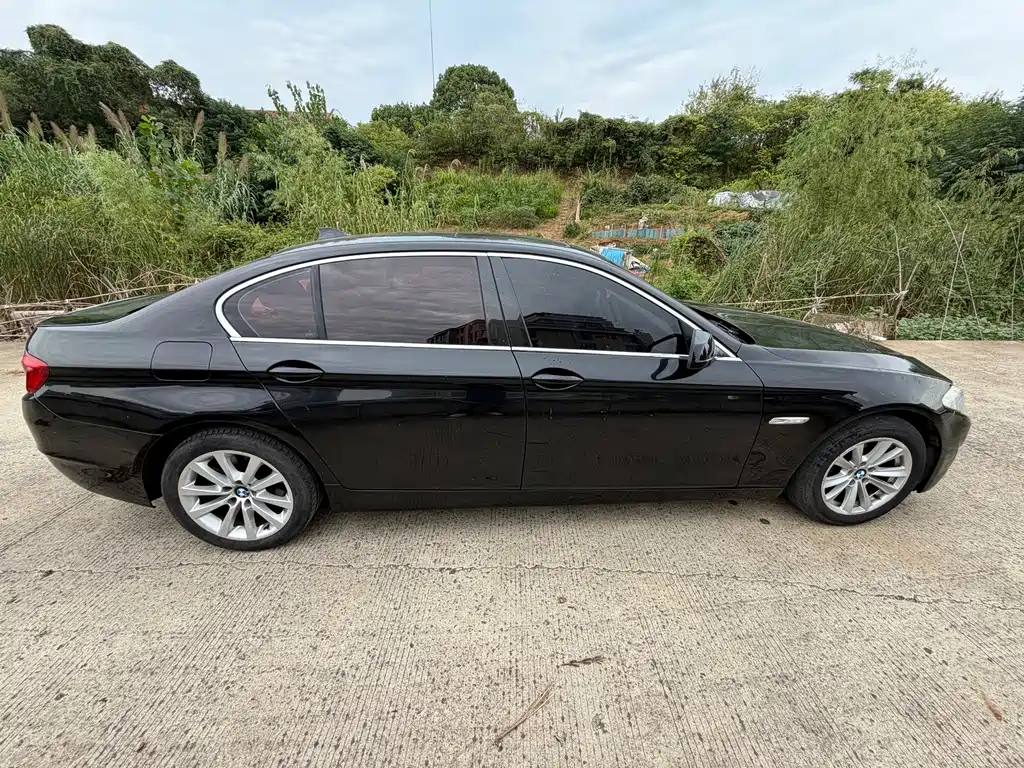 BMW 5 Series — миниатюра 4
