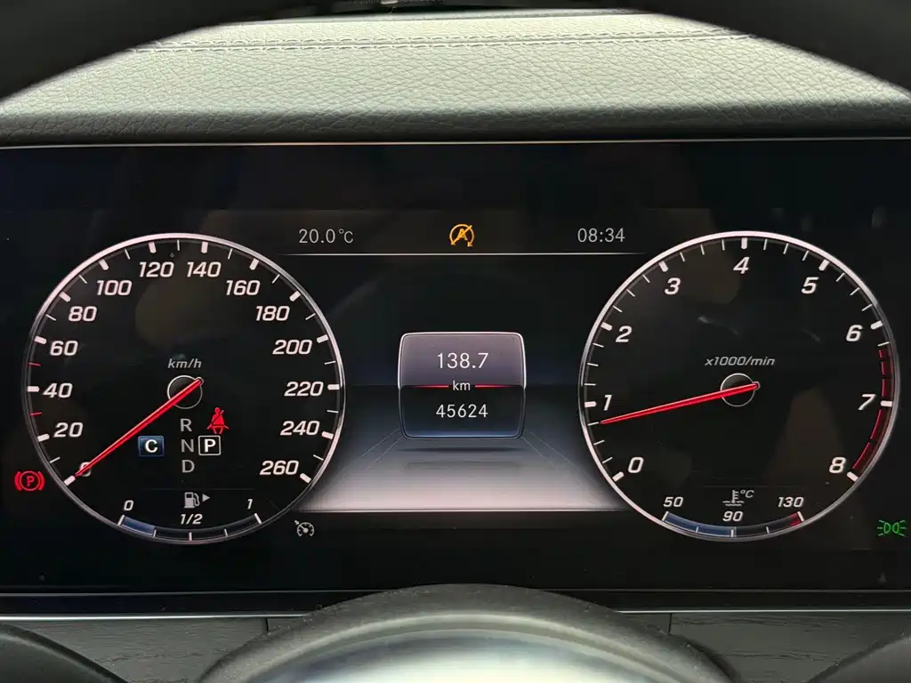 Mercedes-Benz E-Class — миниатюра 11