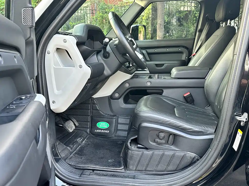 Land Rover Defender — миниатюра 8