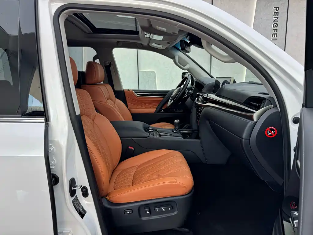 Lexus LX — миниатюра 12