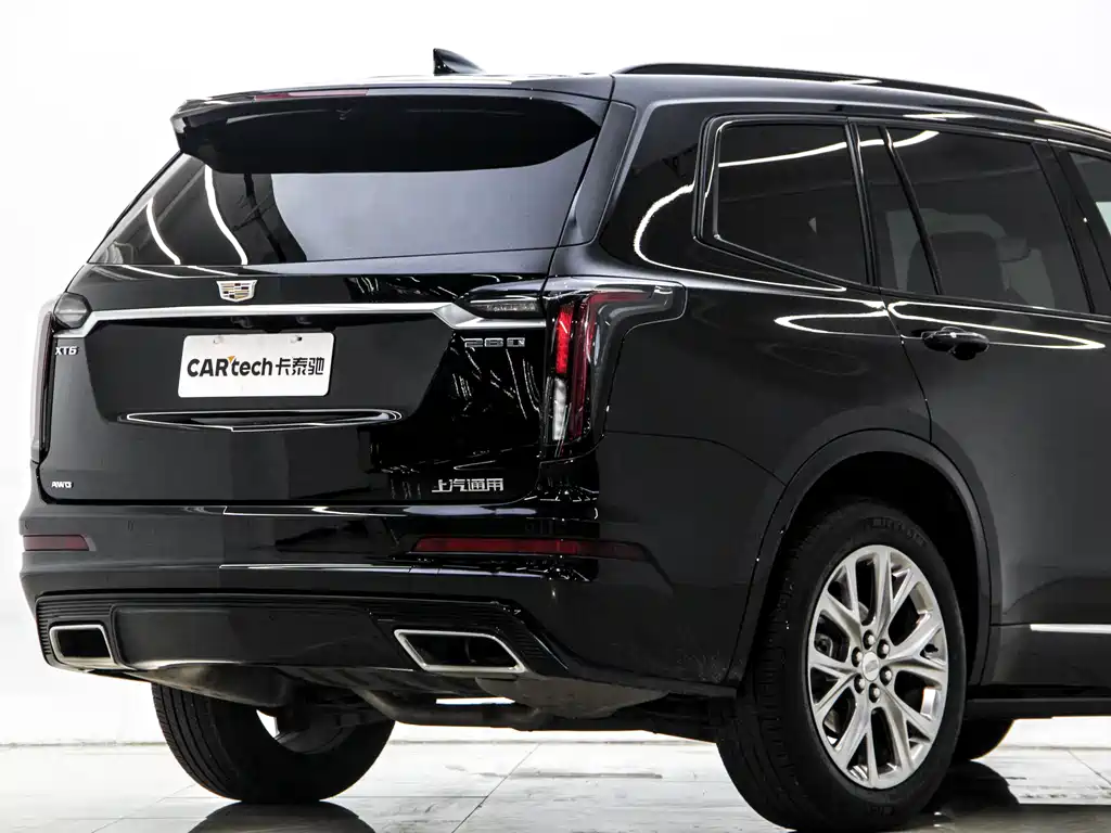 CADILLAC XT6