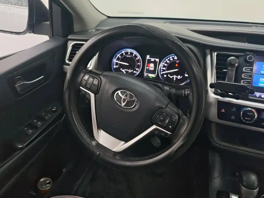 Toyota Highlander — миниатюра 15