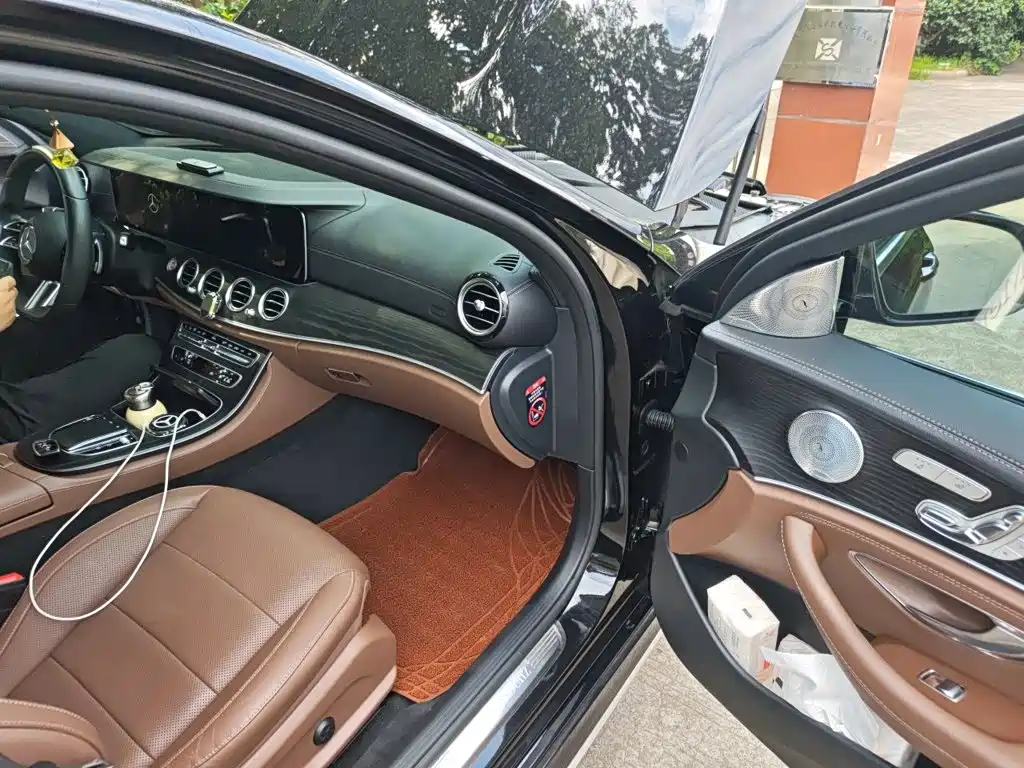 Mercedes-Benz E-Class — миниатюра 18