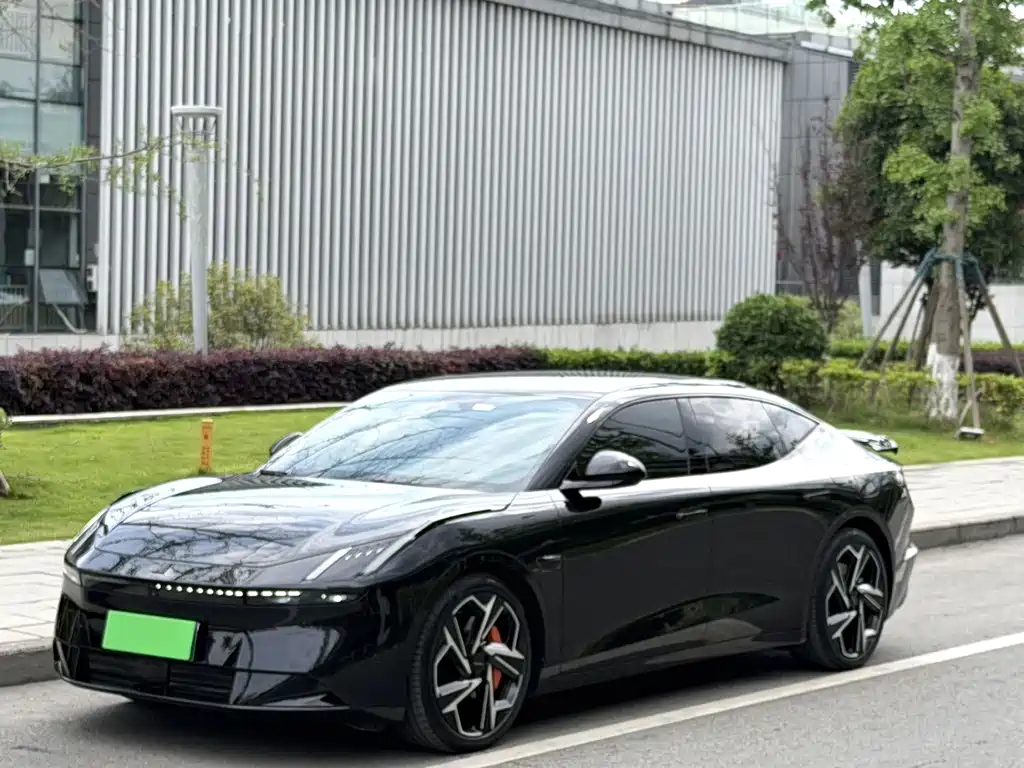 2025 Lynk & Co Z10 - zdjęcie 1 z 9