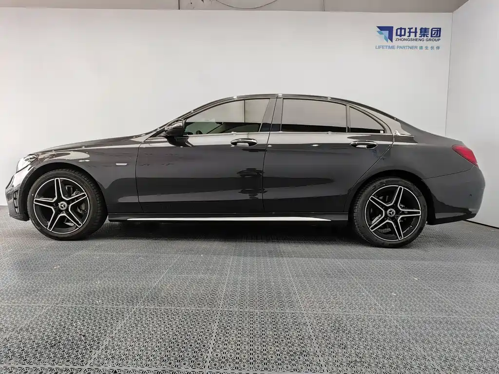 Mercedes-Benz C-Class — миниатюра 7