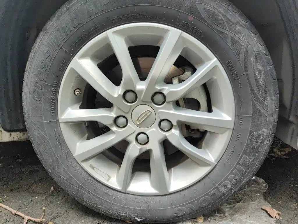 Geely Emgrand — миниатюра 8