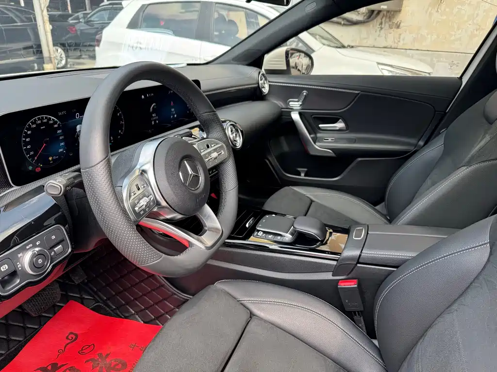 Mercedes-Benz A-Class — миниатюра 8