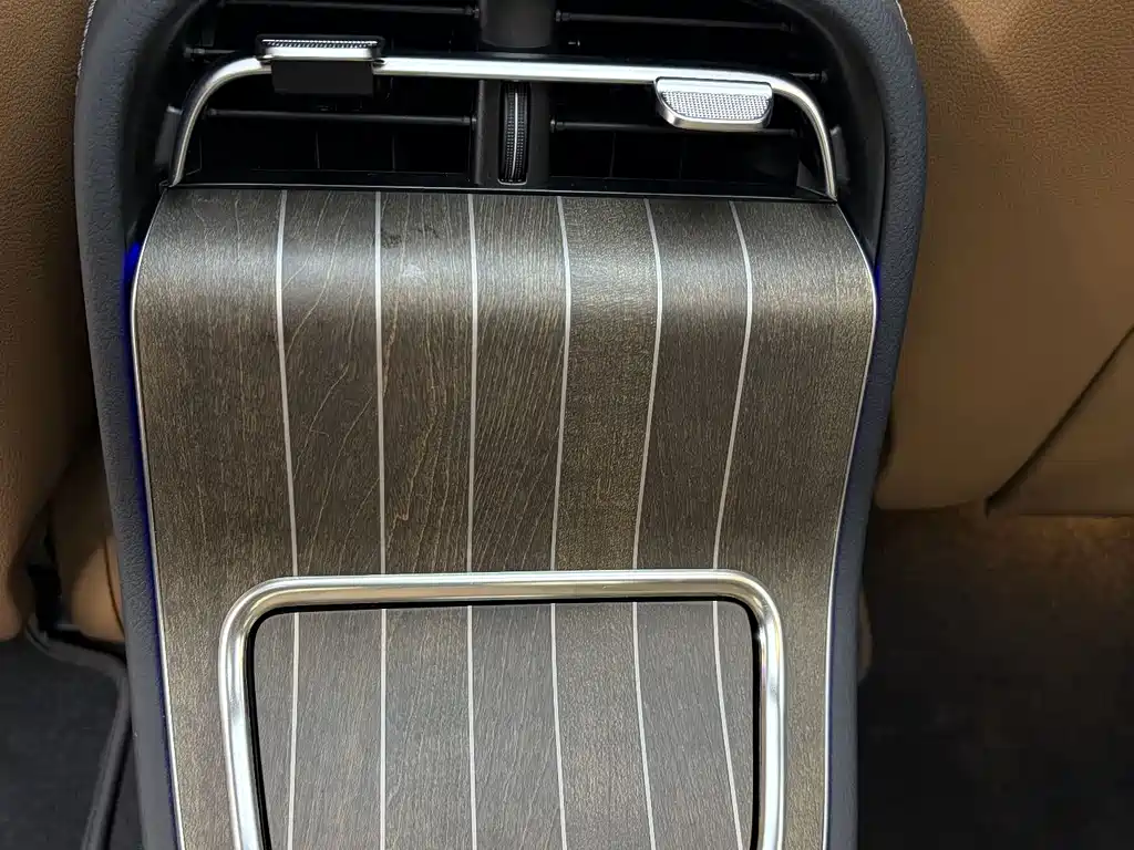 Mercedes-Benz E-Class — миниатюра 18