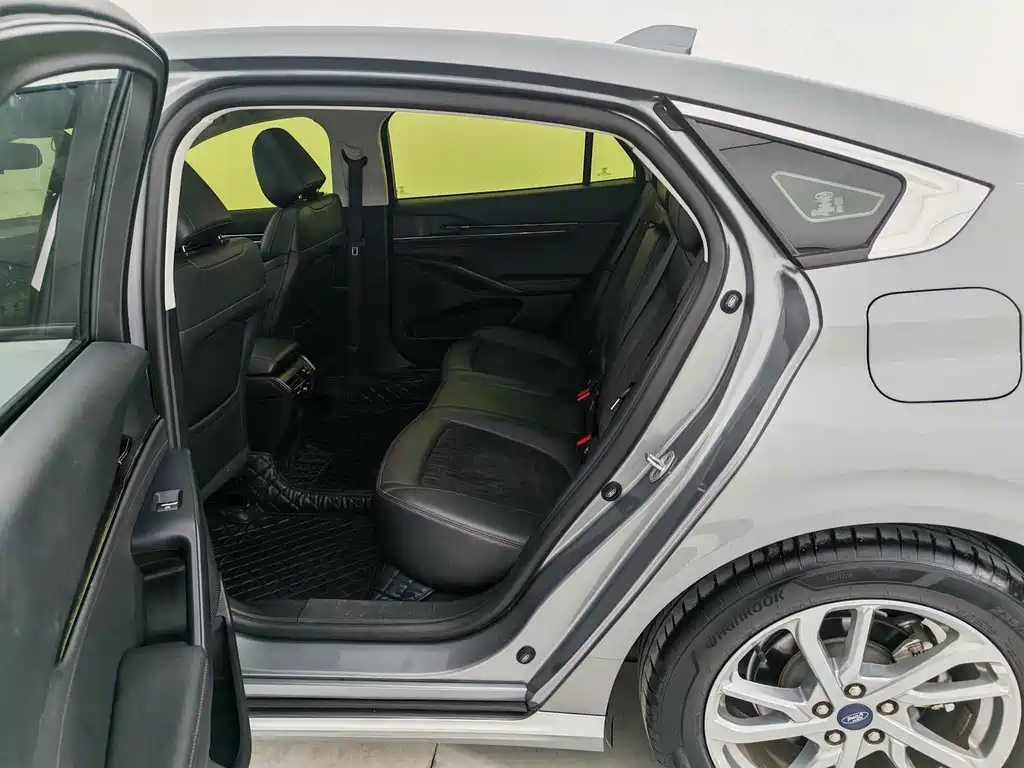 Ford Mondeo — миниатюра 20