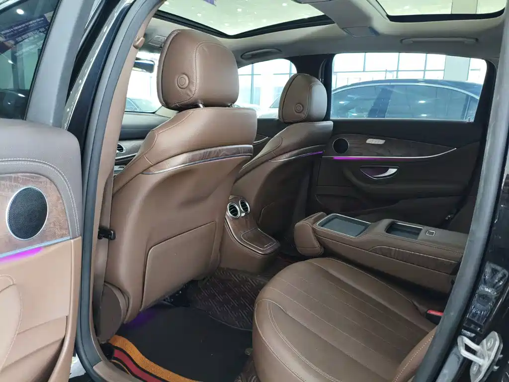 Mercedes-Benz E-Class — миниатюра 15