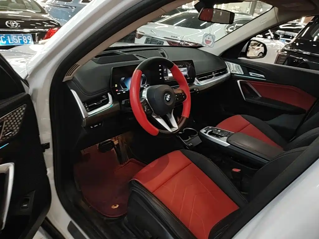 BMW iX1 — миниатюра 15