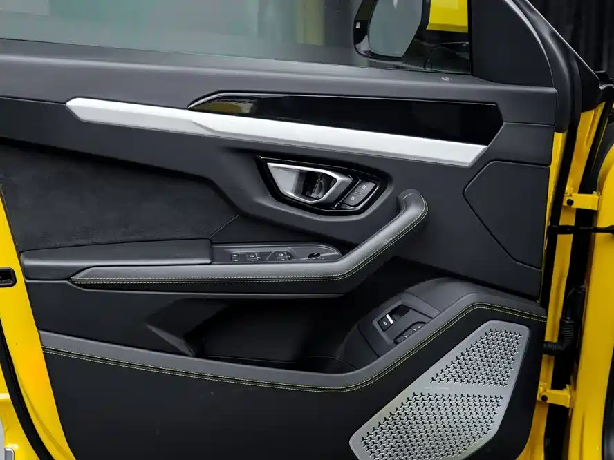 Lamborghini Urus — миниатюра 26