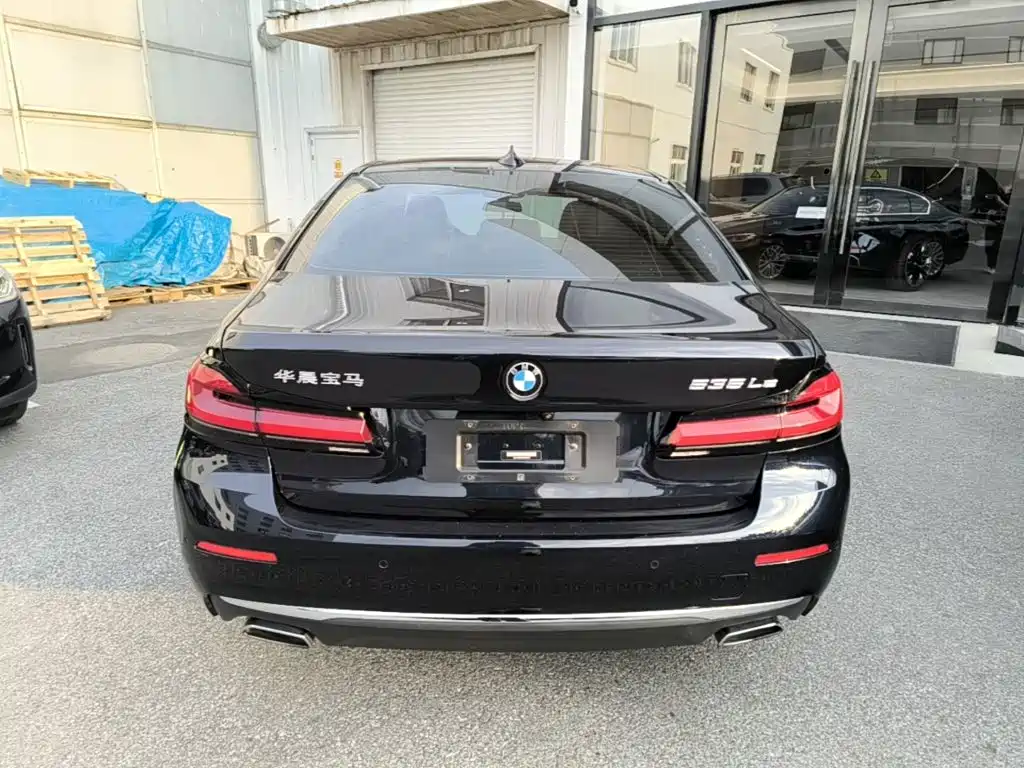 BMW 5 Series New Energy — миниатюра 6