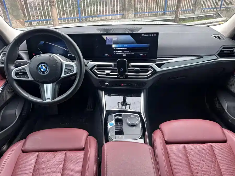 BMW i3 2022 eDrive 35 L