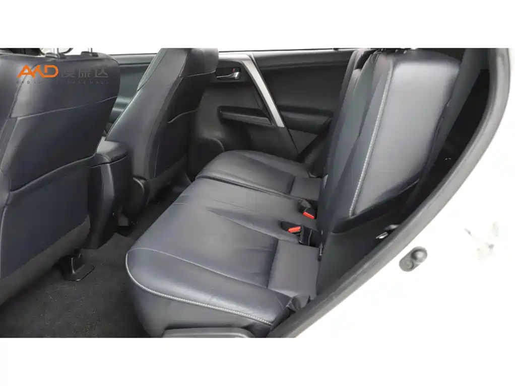 Toyota RAV4 — миниатюра 7