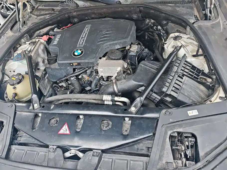 BMW 5 Series — миниатюра 10