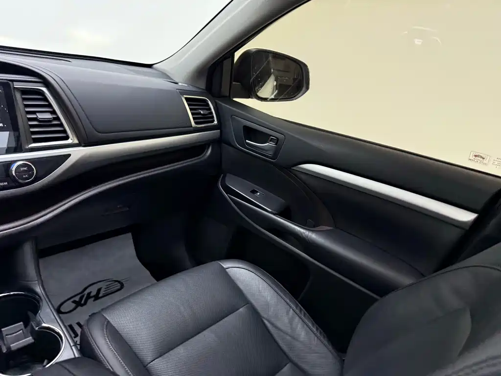 Toyota Highlander — миниатюра 11