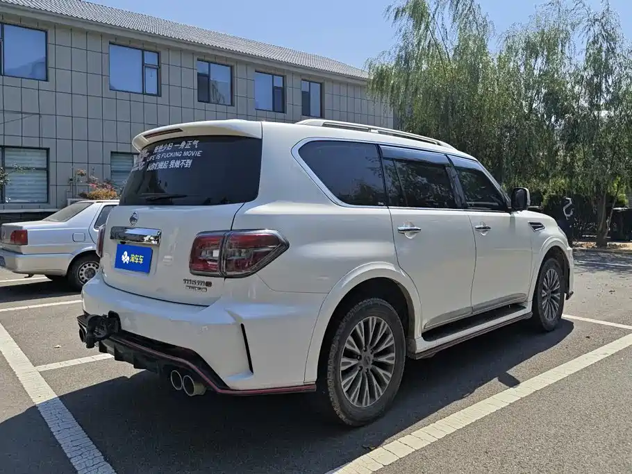 Nissan Patrol — миниатюра 3