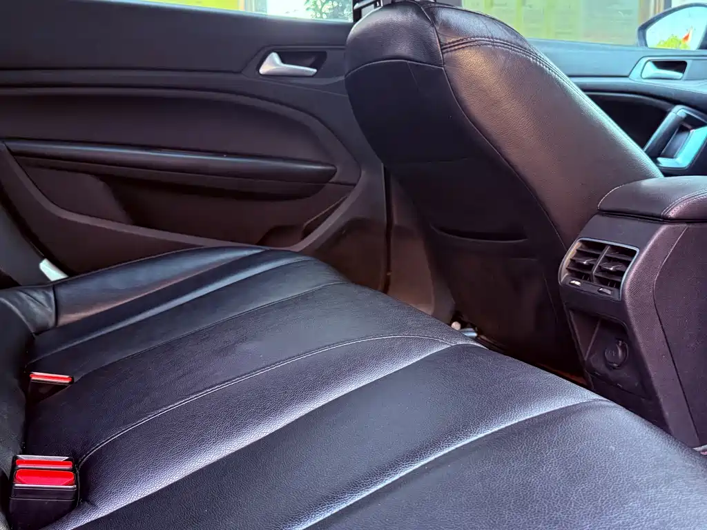 Peugeot 408 — миниатюра 14