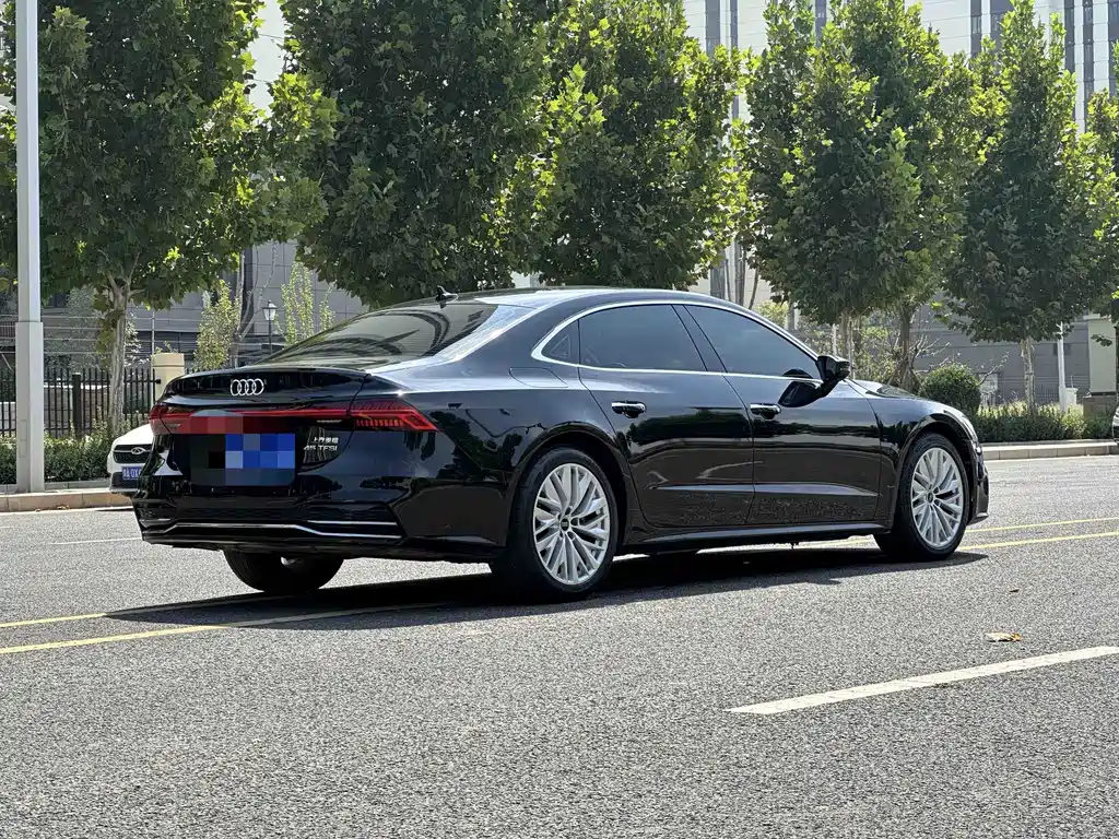 Audi A7L — миниатюра 2