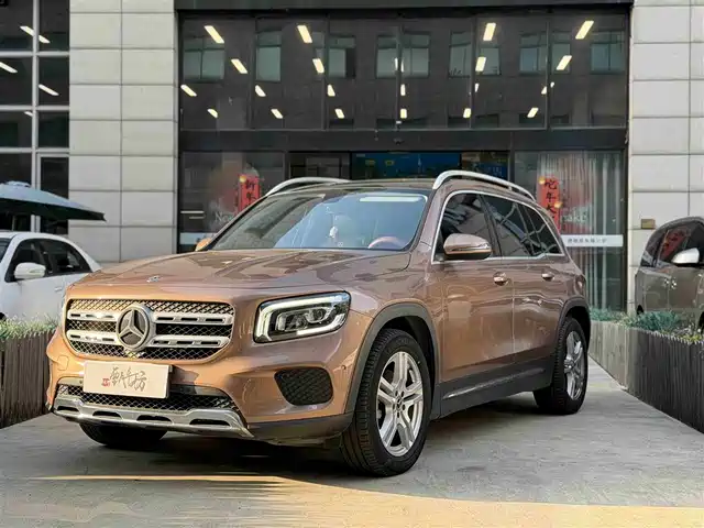 MERCEDES BENZ GLB