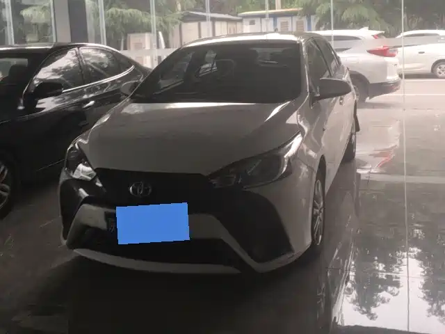 Toyota Yaris L 2017