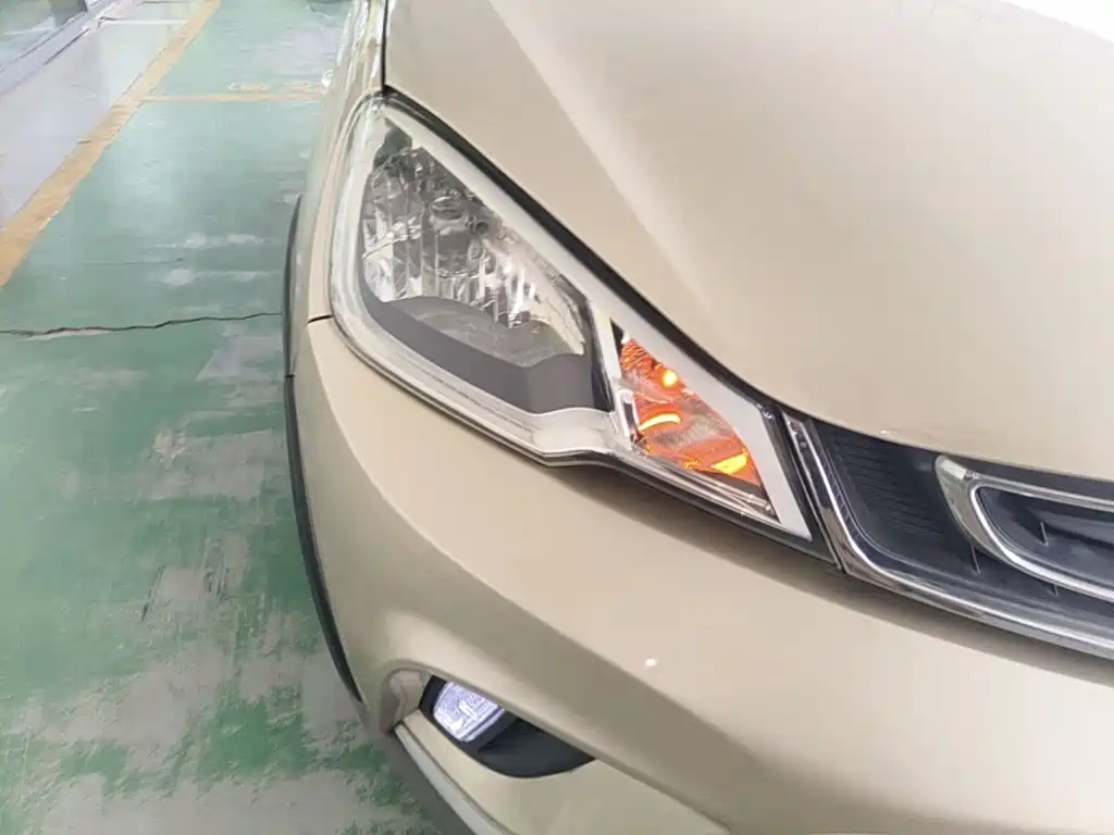 Geely Vision X1 — миниатюра 11