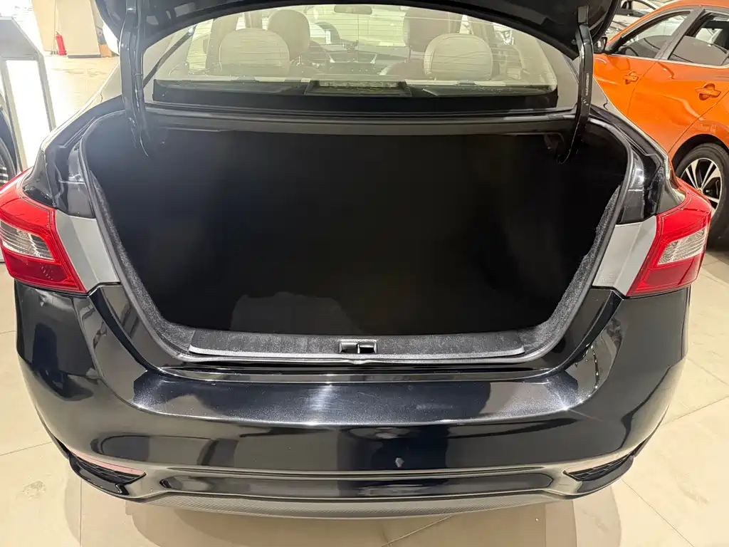 Nissan Sylphy — миниатюра 9