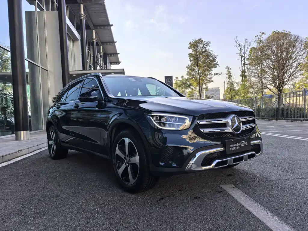 MERCEDES-BENZ GLC