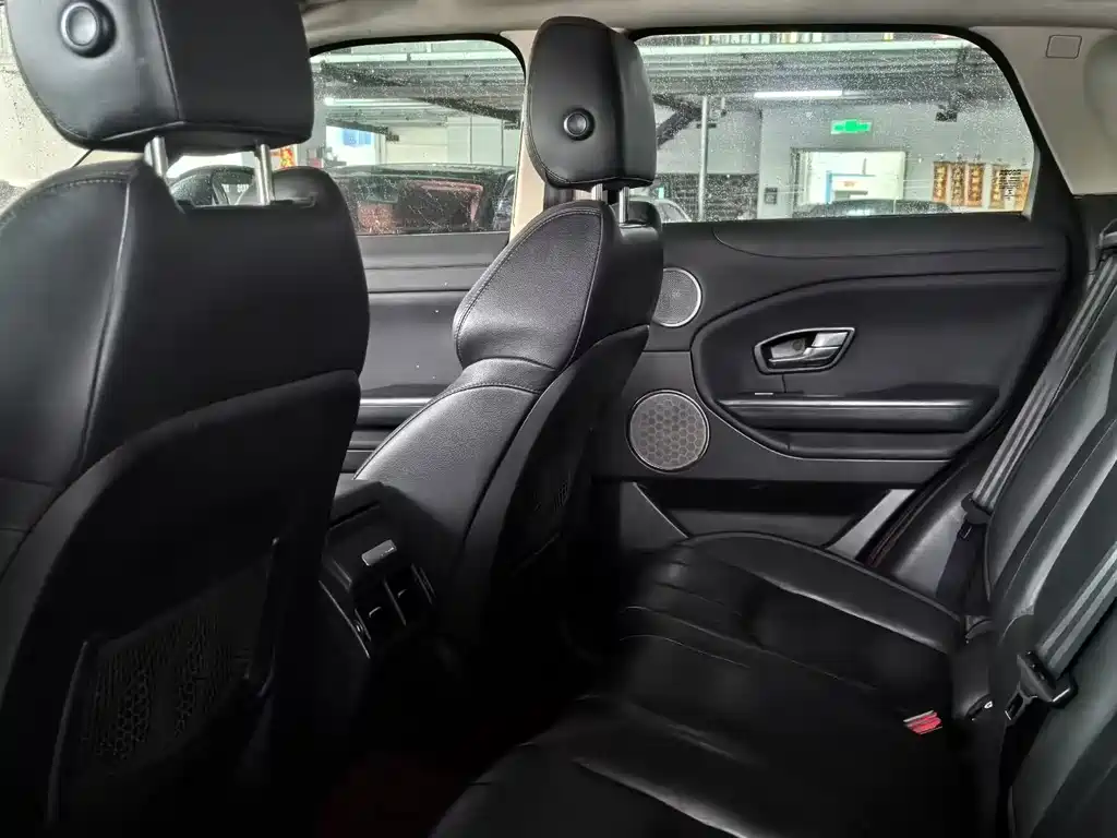 Land Rover Evoque 2.0T SE Smart Shine Edition, фото 6
