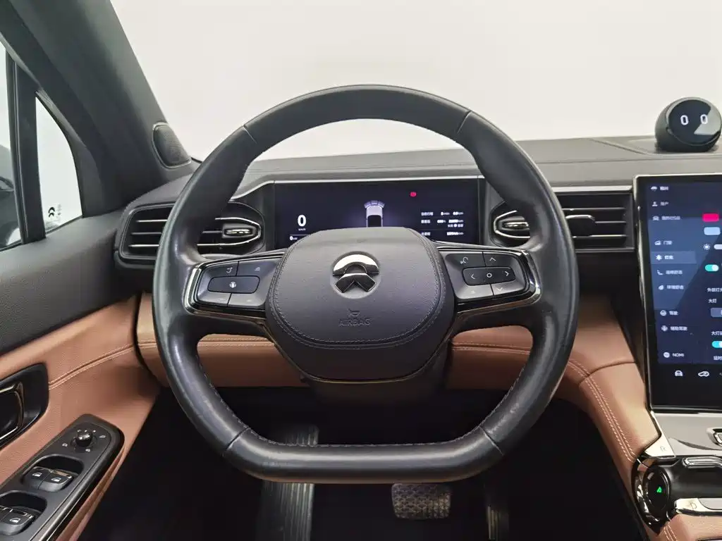 NIO ES8 — миниатюра 11