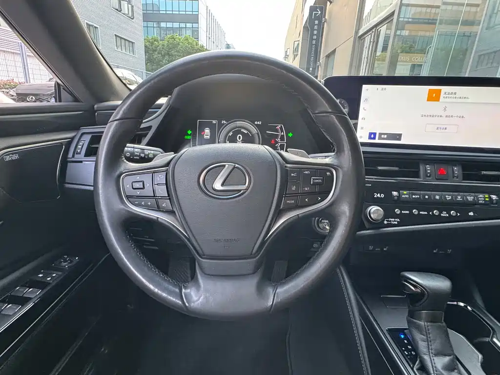 Lexus ES — миниатюра 7