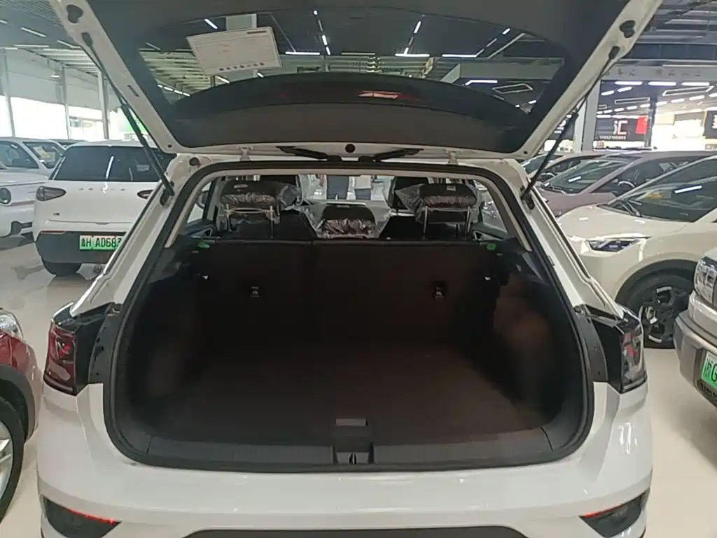 Volkswagen T-Roc — миниатюра 19