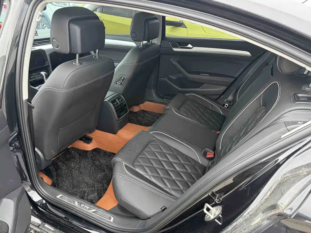 Volkswagen Magotan PHEV — миниатюра 4