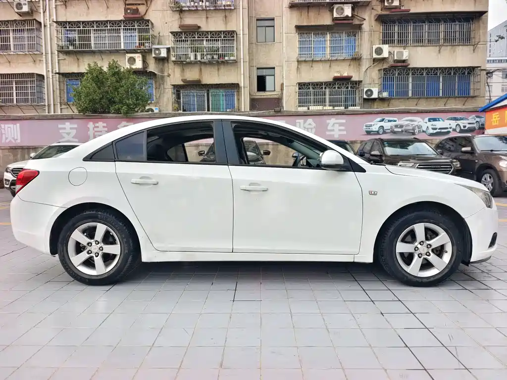 Chevrolet Cruze — миниатюра 5