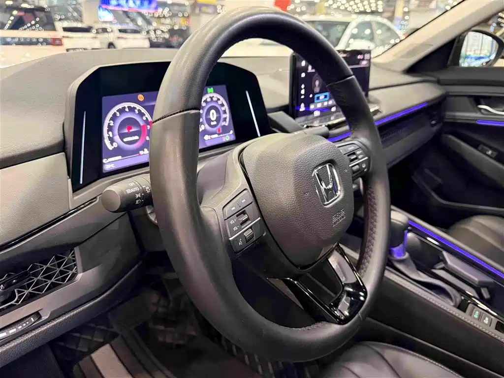Honda Accord — миниатюра 18