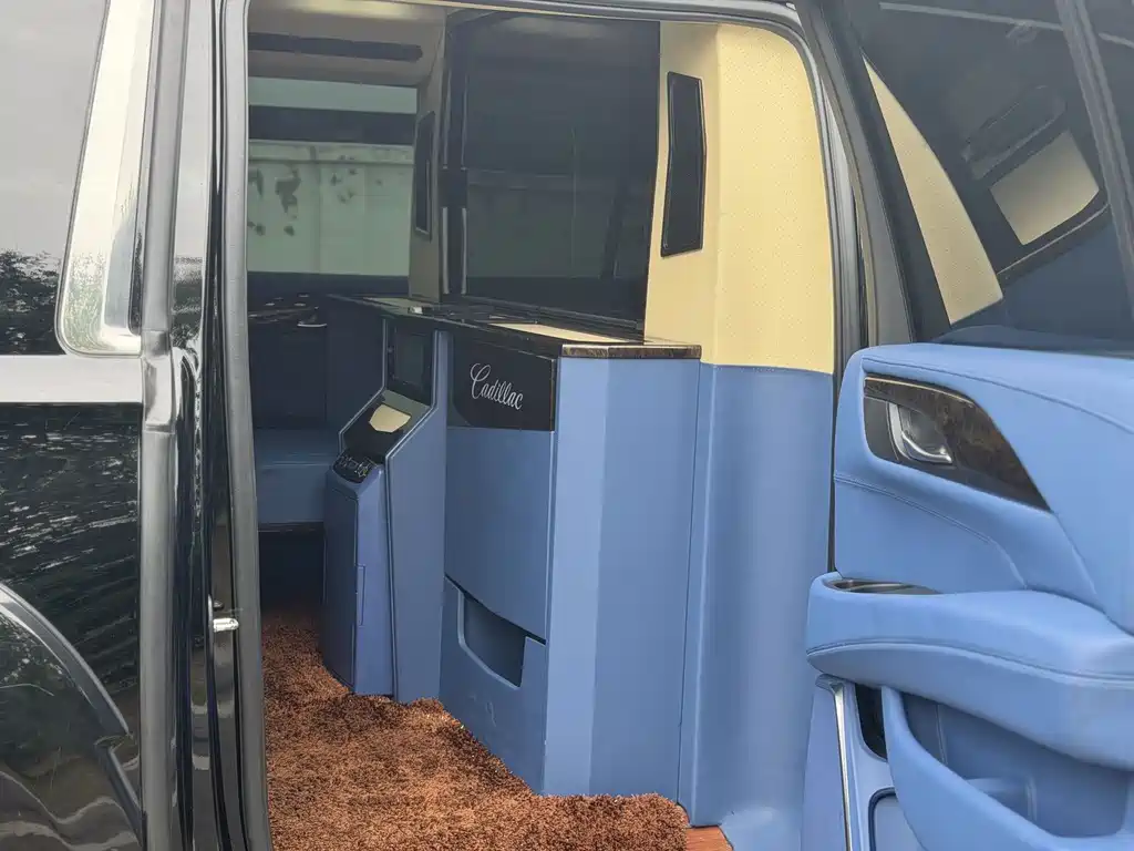 Cadillac Escalade — миниатюра 15