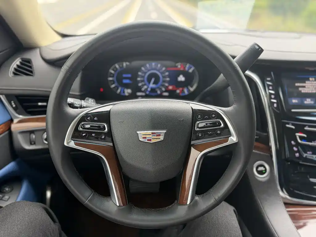 Cadillac Escalade — миниатюра 30