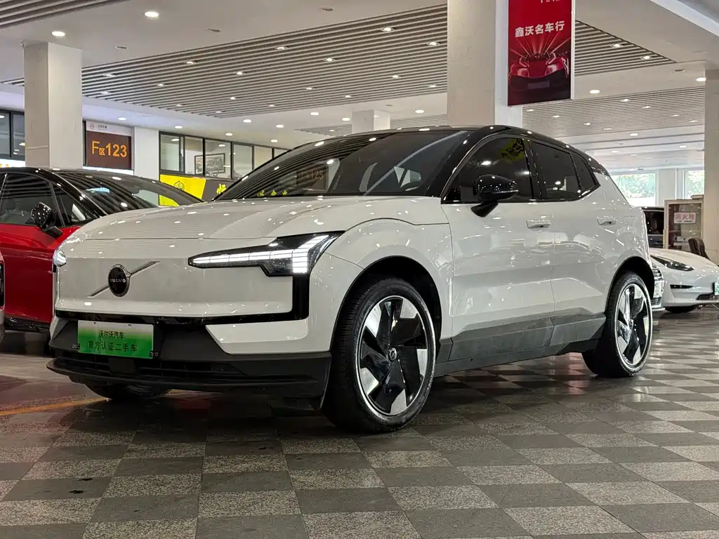 Volvo EX30