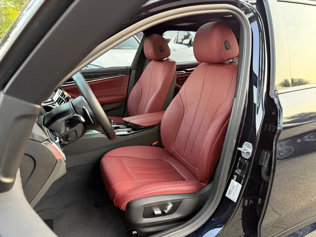 BMW 5 Series — миниатюра 9