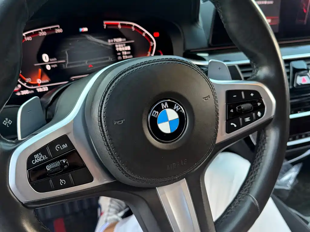 BMW 5 Series — миниатюра 20