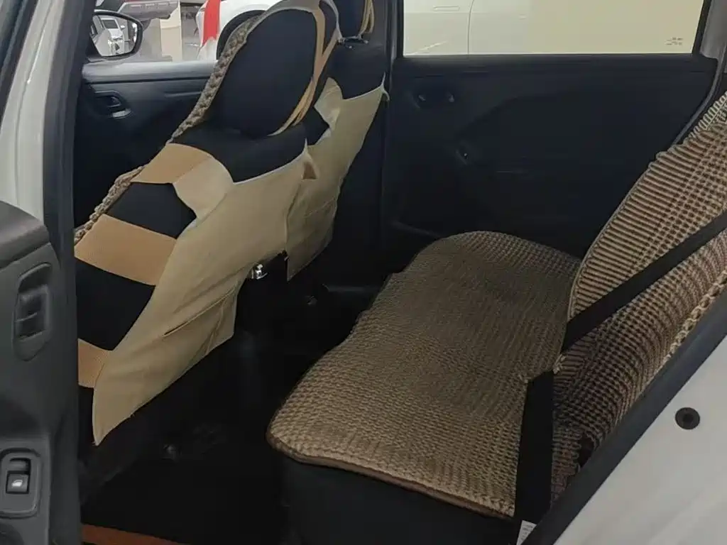 Peugeot 301 — миниатюра 8
