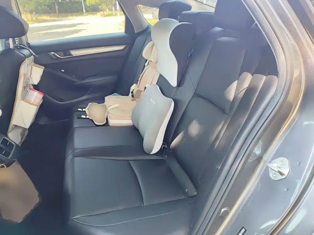 Honda Accord — миниатюра 13